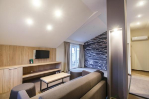  Luxury Suites Bellevue  Лопар